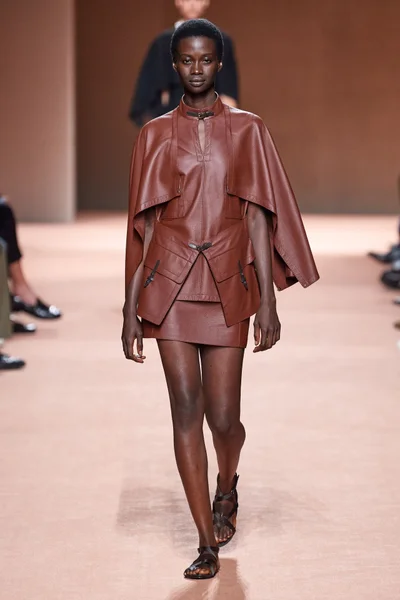 Look 27